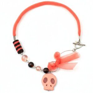 CREATION - Skull short necklace - ruban beads fabric - flashy pink